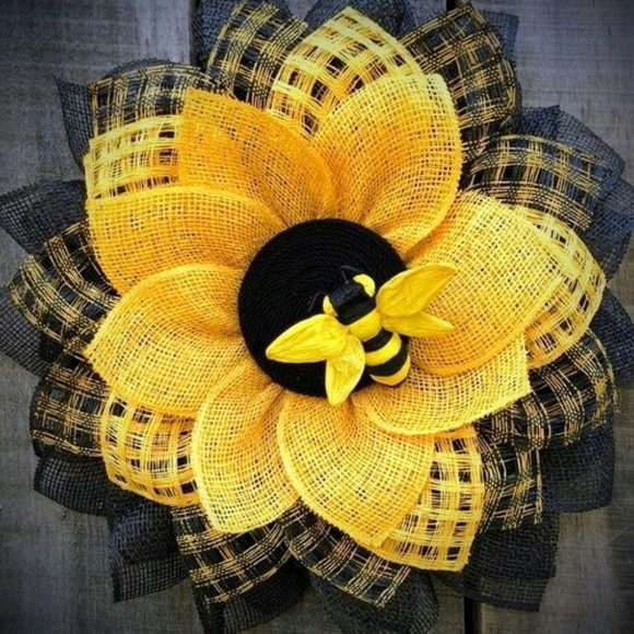 COPY - Large 20" sunflower wreath - Picture 3 of 3